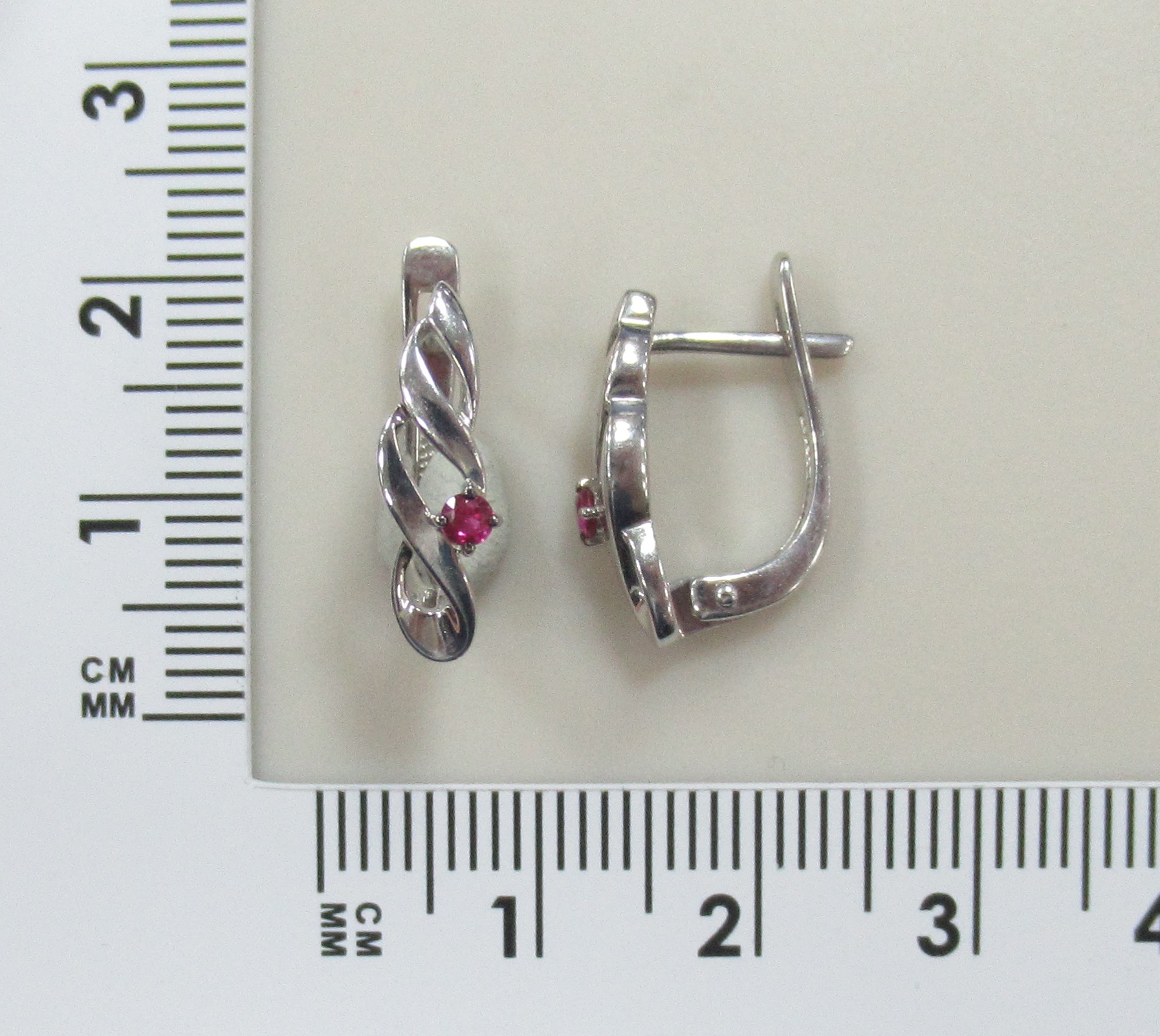 Серебряные серьги с рубинами